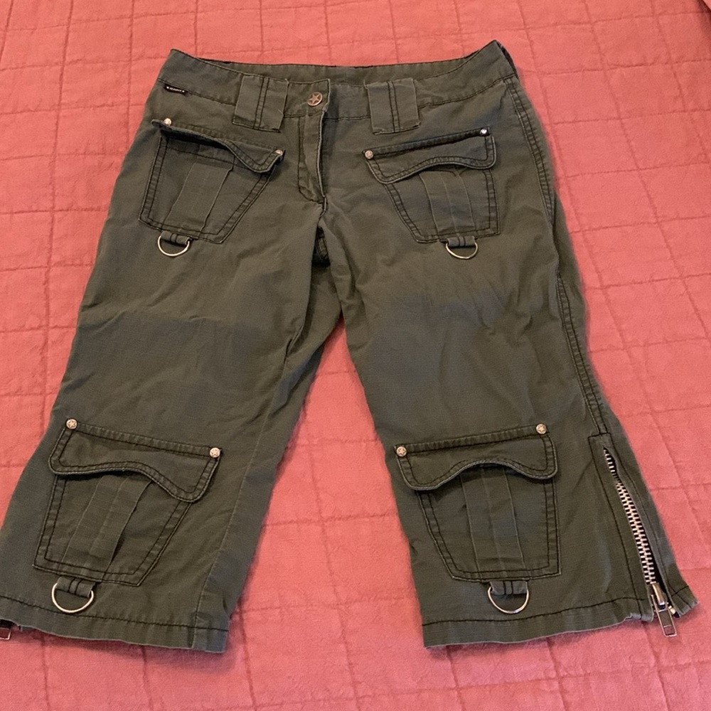 Vintage Hot Topic Army Green Low-Rise Punk Capri Pants